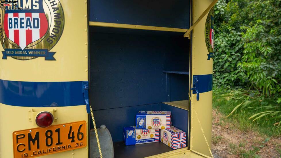 1936 Twin Coach Helms Bakery Delivery Truck