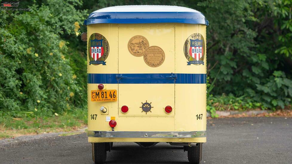 1936 Twin Coach Helms Bakery Delivery Truck