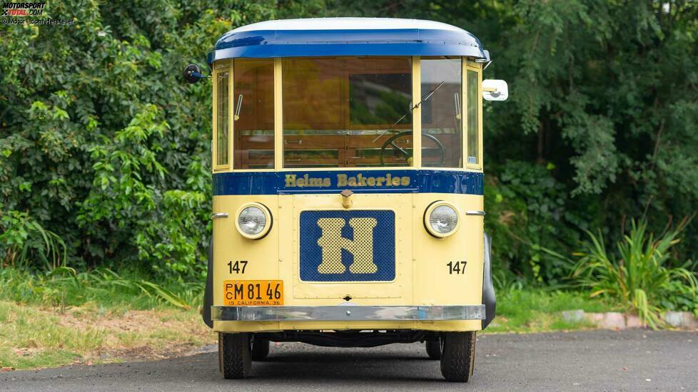 1936 Twin Coach Helms Bakery Delivery Truck