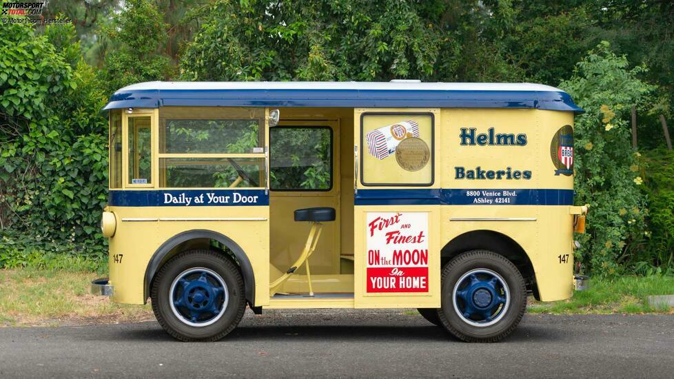 1936 Twin Coach Helms Bakery Delivery Truck