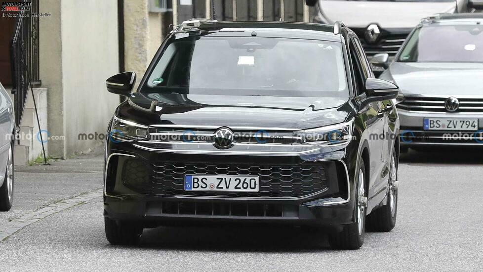 VW Tiguan (2023) mit Serienkarosserie erwischt