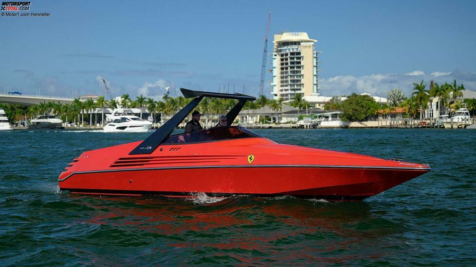 Riva Ferrari 32