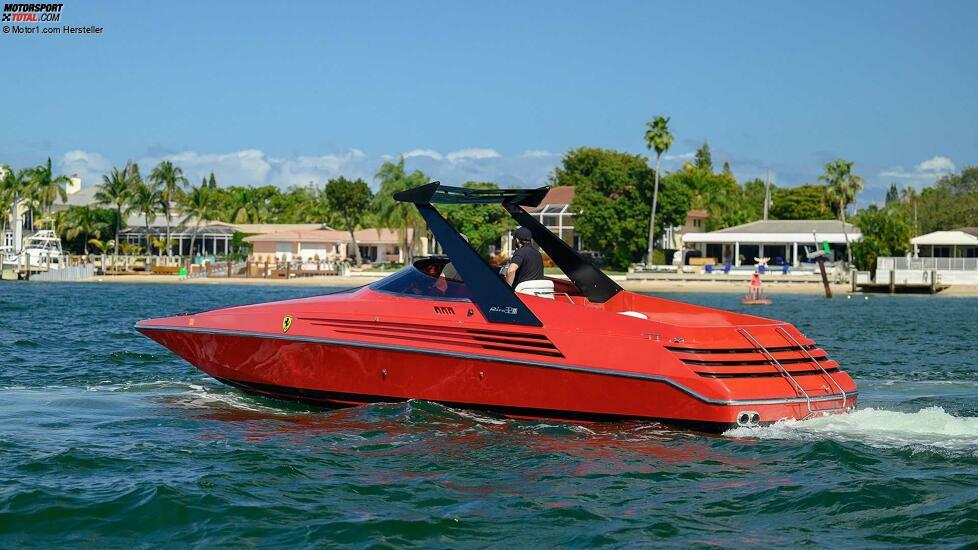 Riva Ferrari 32