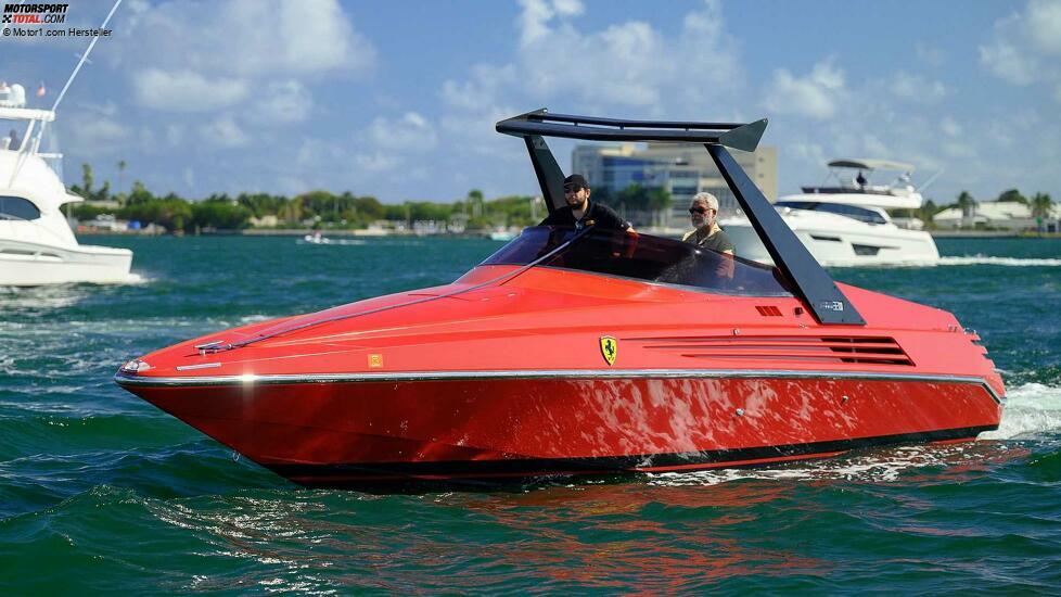 Riva Ferrari 32