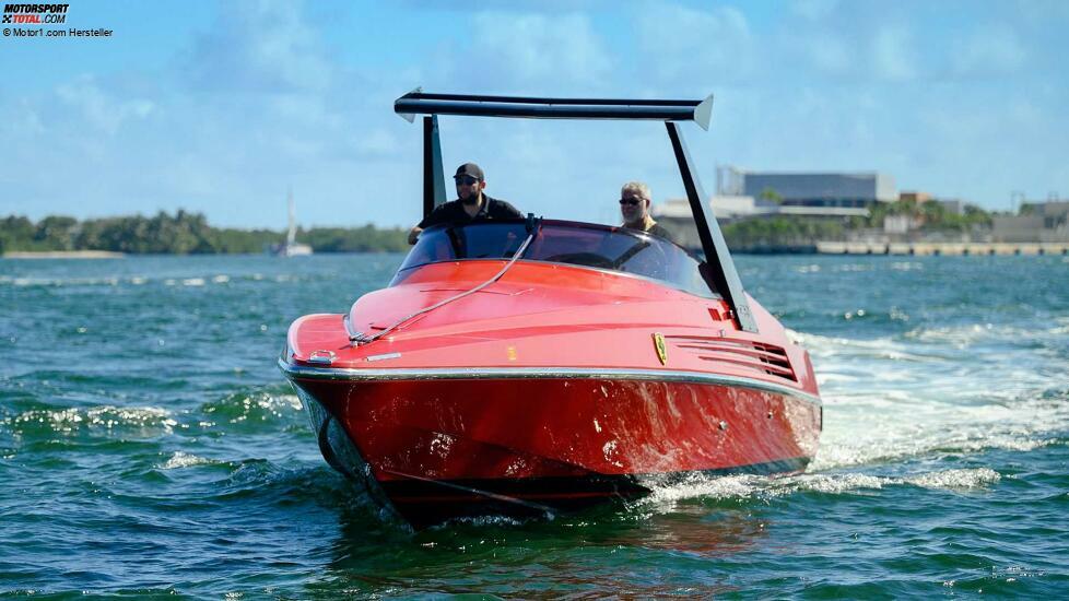 Riva Ferrari 32