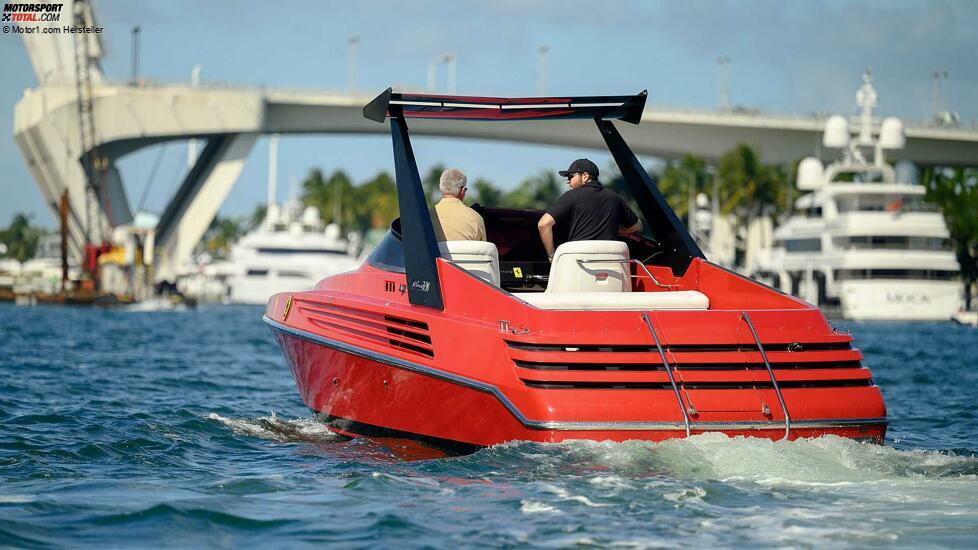 Riva Ferrari 32