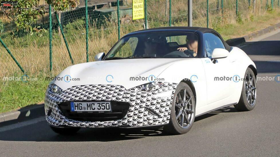 Mazda MX-5 (2024) als Test-Mule erwischt (weitere Bilder)