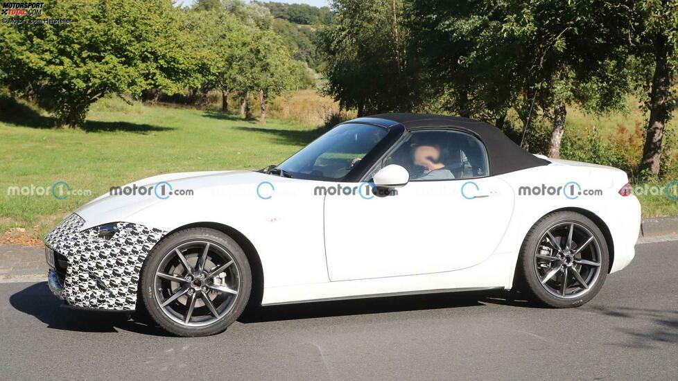 Mazda MX-5 (2024) als Test-Mule erwischt (weitere Bilder)