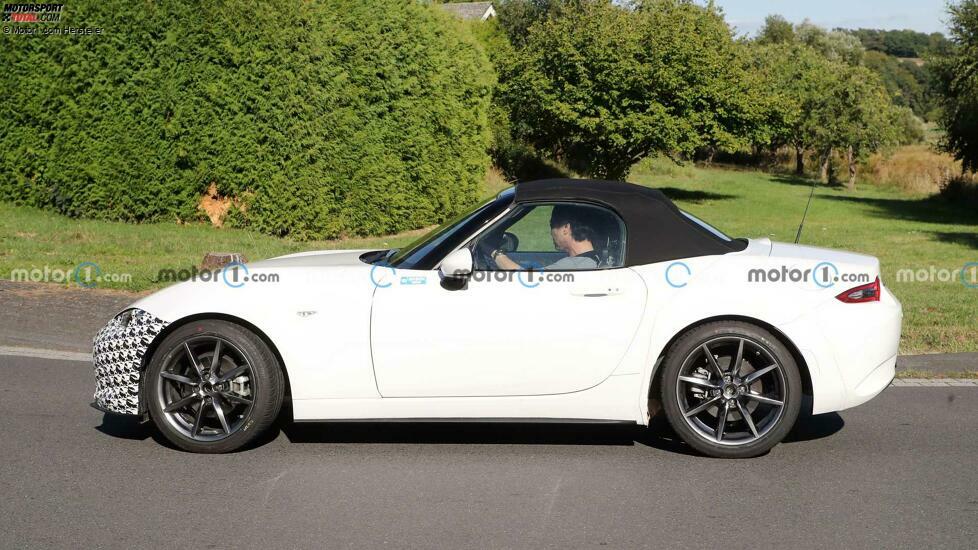 Mazda MX-5 (2024) als Test-Mule erwischt (weitere Bilder)