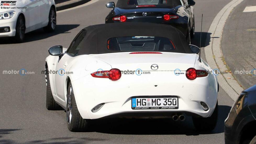 Mazda MX-5 (2024) als Test-Mule erwischt (weitere Bilder)