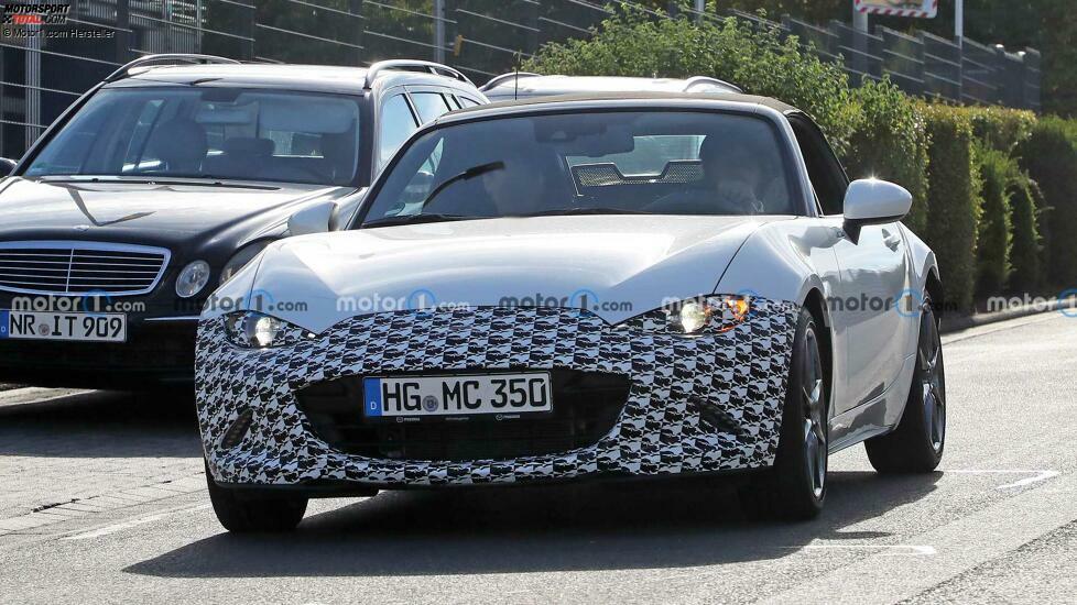 Mazda MX-5 (2024) als Test-Mule erwischt (weitere Bilder)