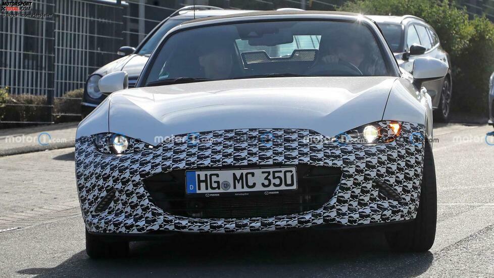 Mazda MX-5 (2024) als Test-Mule erwischt (weitere Bilder)