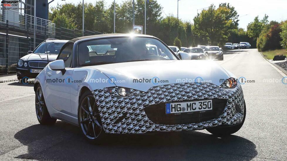 Mazda MX-5 (2024) als Test-Mule erwischt (weitere Bilder)