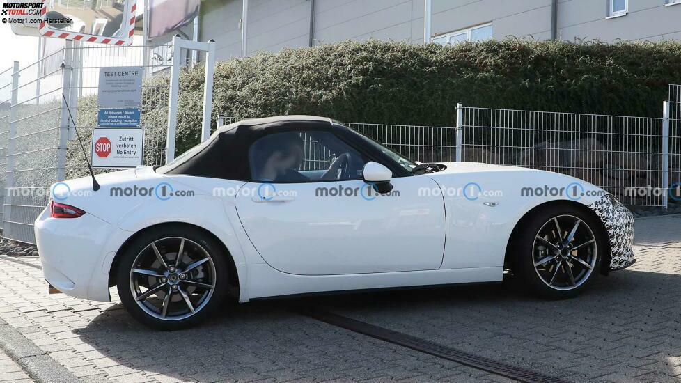 Mazda MX-5 (2024) als Test-Mule erwischt (weitere Bilder)