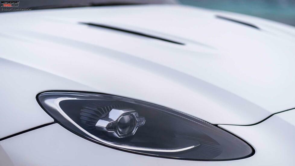 2023 Aston Martin DBX707
