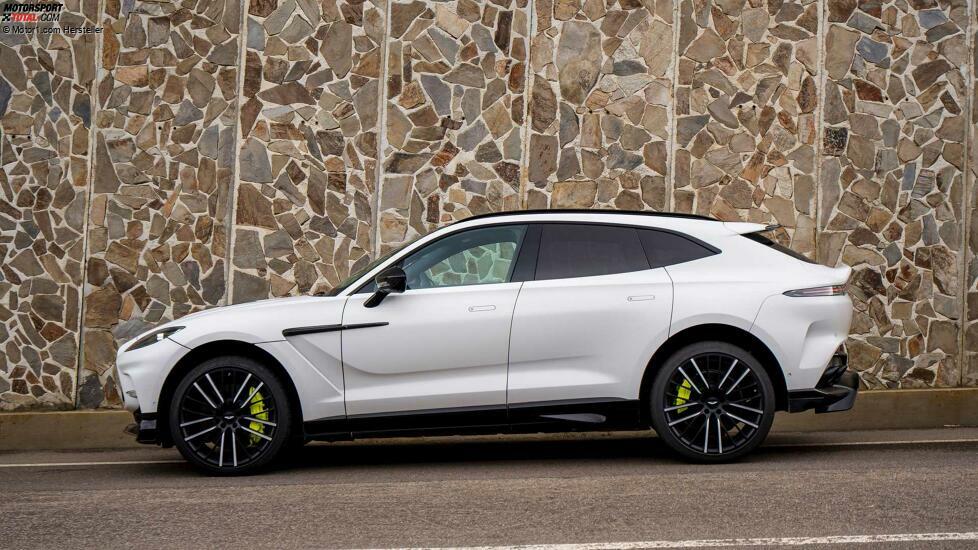 2023 Aston Martin DBX707