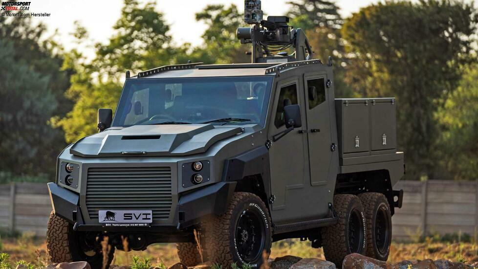 Sechsrädriger gepanzerter Toyota Land Cruiser von SVI Engineering