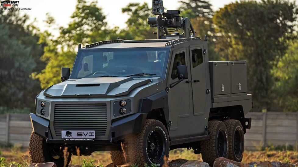 Sechsrädriger gepanzerter Toyota Land Cruiser von SVI Engineering