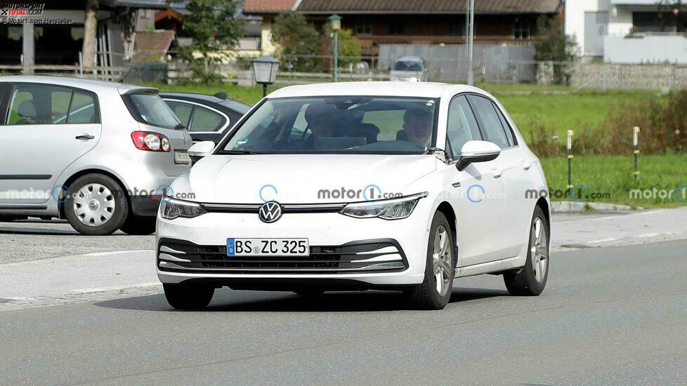 Volkswagen Golf Facelift (2023) Mule mit Innenraum