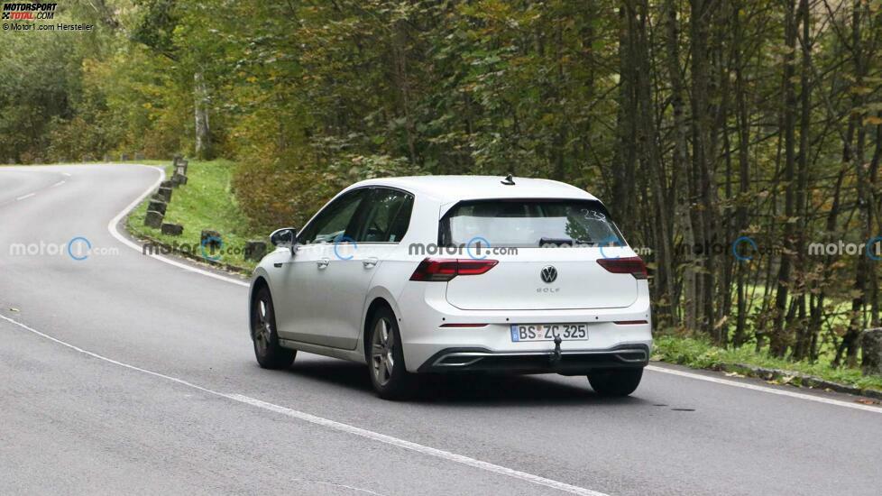 Volkswagen Golf Facelift (2023) Mule mit Innenraum