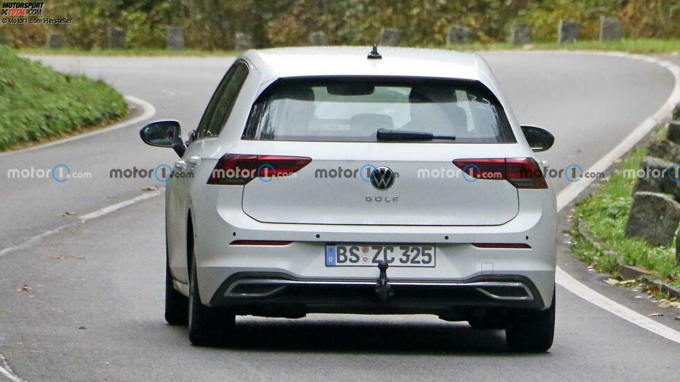 Volkswagen Golf Facelift (2023) Mule mit Innenraum