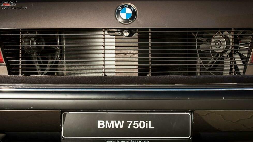 BMW 750iL V16 
