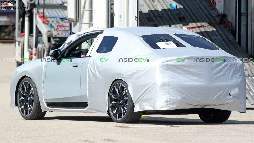 2023 BMW i5 M60 spy photos