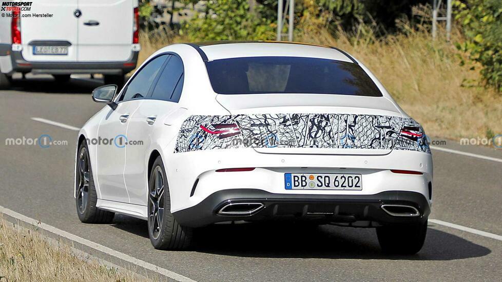 Mercedes-Benz CLA und CLA Shooting Brake als Facelift-Erlkönig erwischt