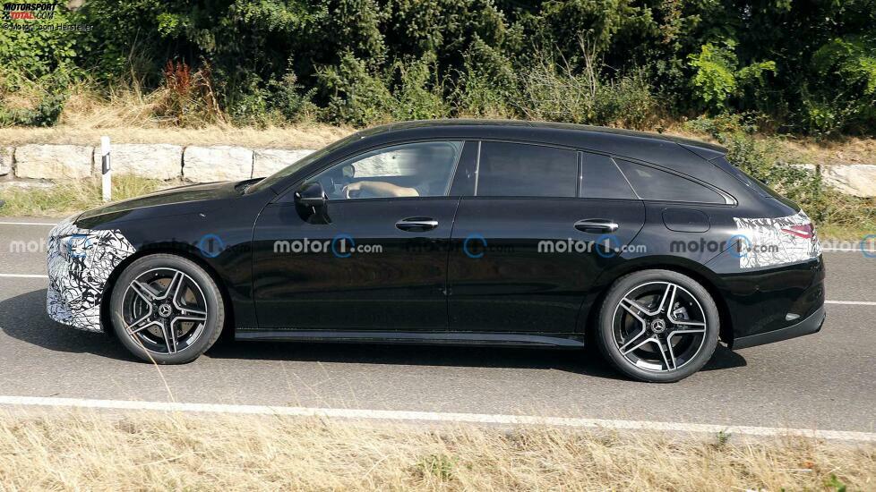 Mercedes-Benz CLA und CLA Shooting Brake als Facelift-Erlkönig erwischt