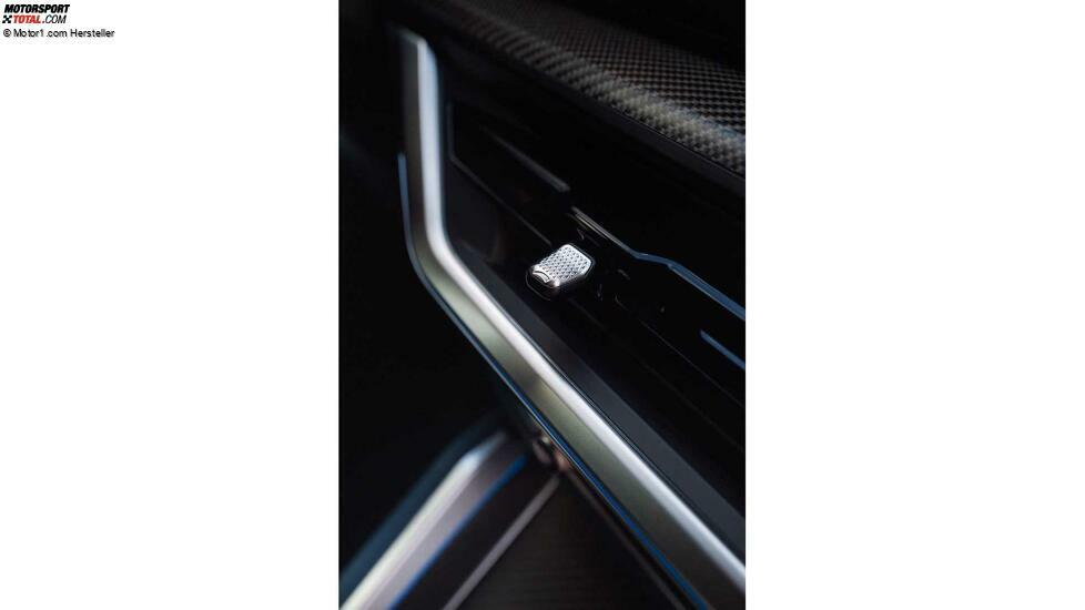 BMW XM (2023)