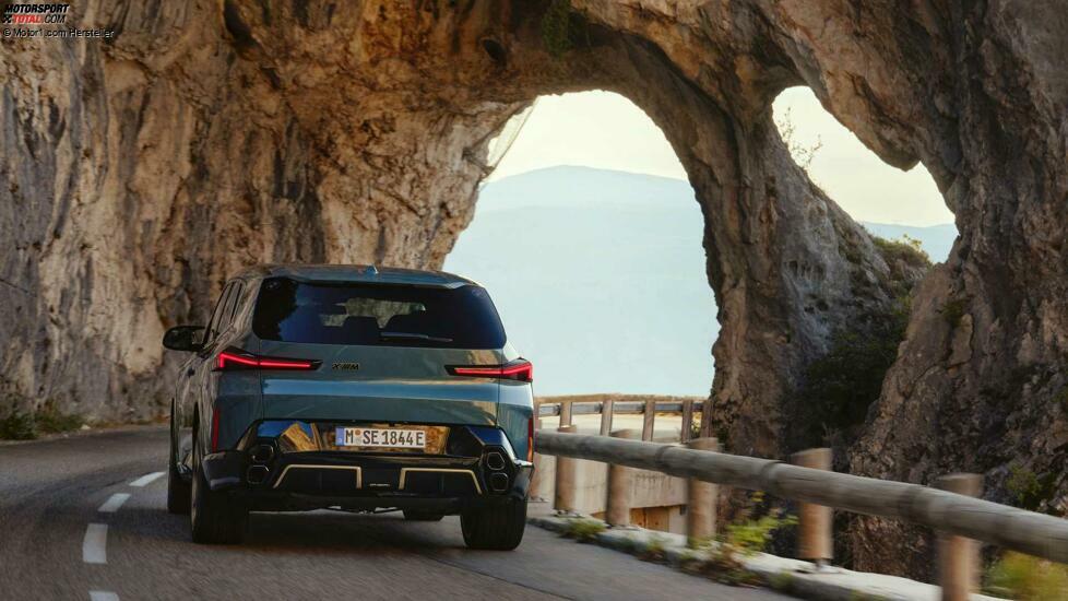 BMW XM (2023)