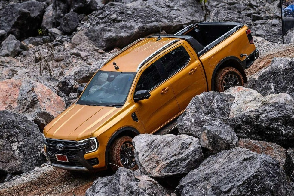 Der jüngst erneuerte Pick-up bekommt günstige Variante mit Blick auf Gewerbe