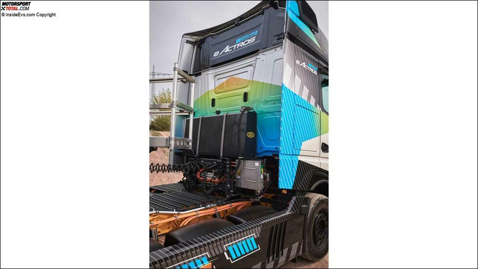 Mercedes eActros LongHaul mit Kipp-Auflieger