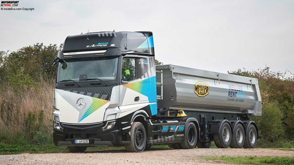 Mercedes eActros LongHaul mit Kipp-Auflieger