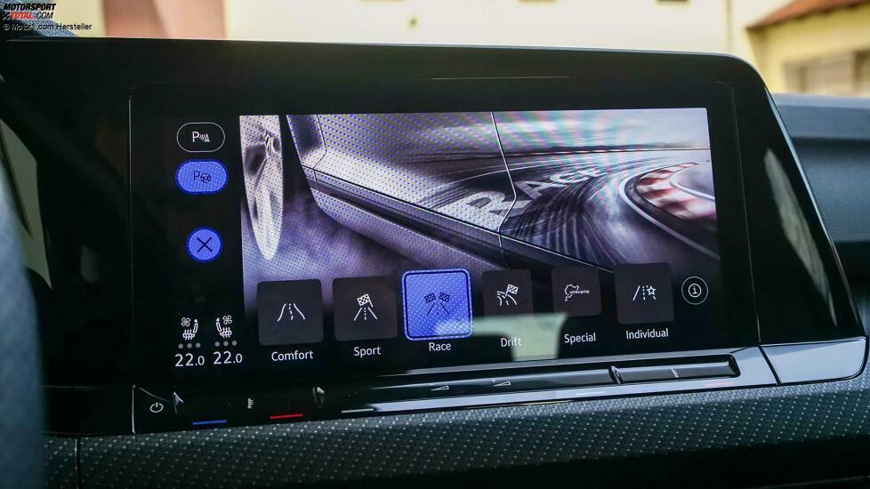 VW Golf R Variant (2021) im Test