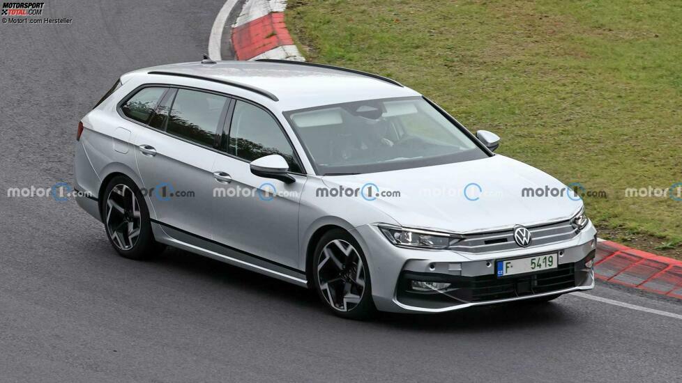 VW Passat Variant (2023) weitere Erlkönigfotos vom Oktober 2022