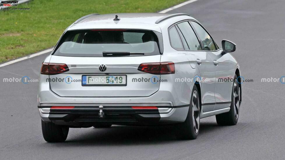 VW Passat Variant (2023) weitere Erlkönigfotos vom Oktober 2022