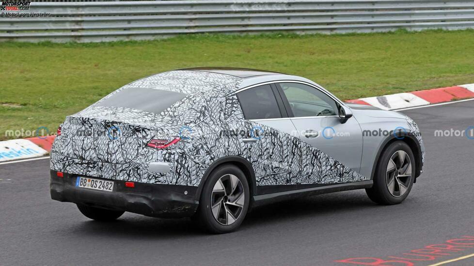 Mercedes-Benz GLC Coupé (2023) auf neuen Erlkönigbildern