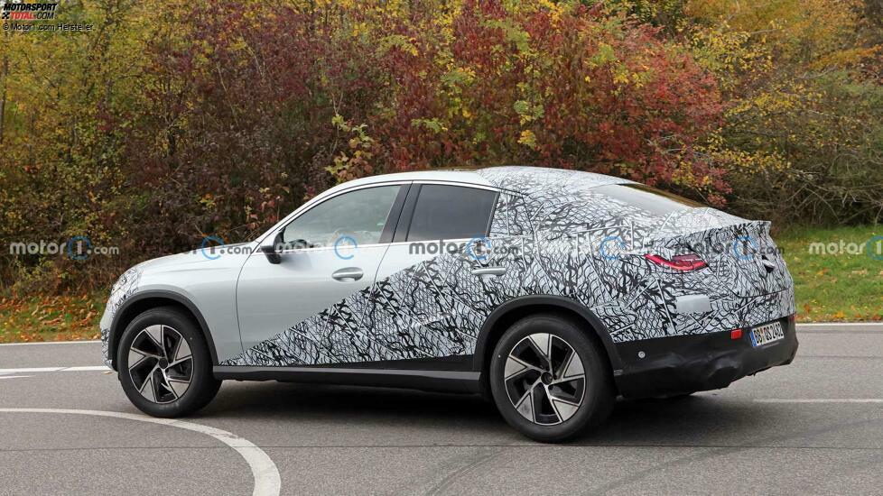 Mercedes-Benz GLC Coupé (2023) auf neuen Erlkönigbildern