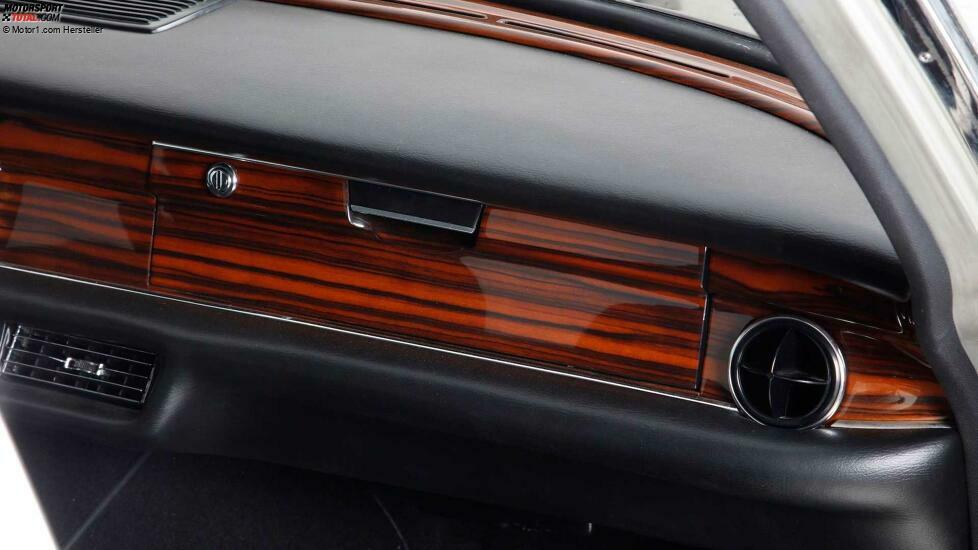 Icon Derelict 1971 Mercedes-Benz 300 SEL (SEMA 2022)