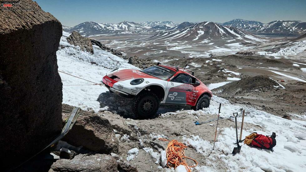 Porsche 911 Prototypen erklimmt Vulkan