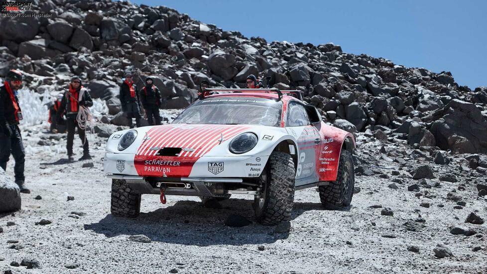 Porsche 911 Prototypen erklimmt Vulkan