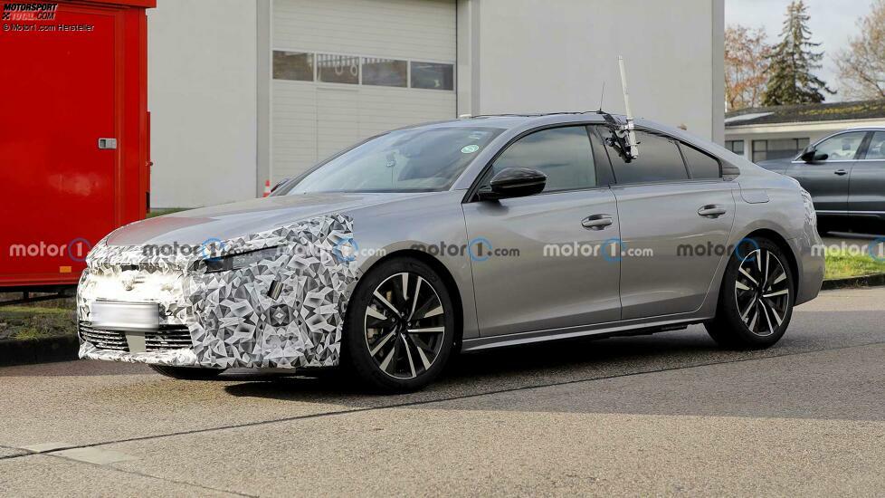 Peugeot 508 Limousine und SW Facelift erwischt