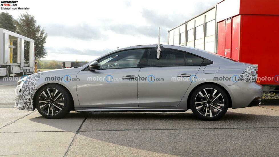 Peugeot 508 Limousine und SW Facelift erwischt