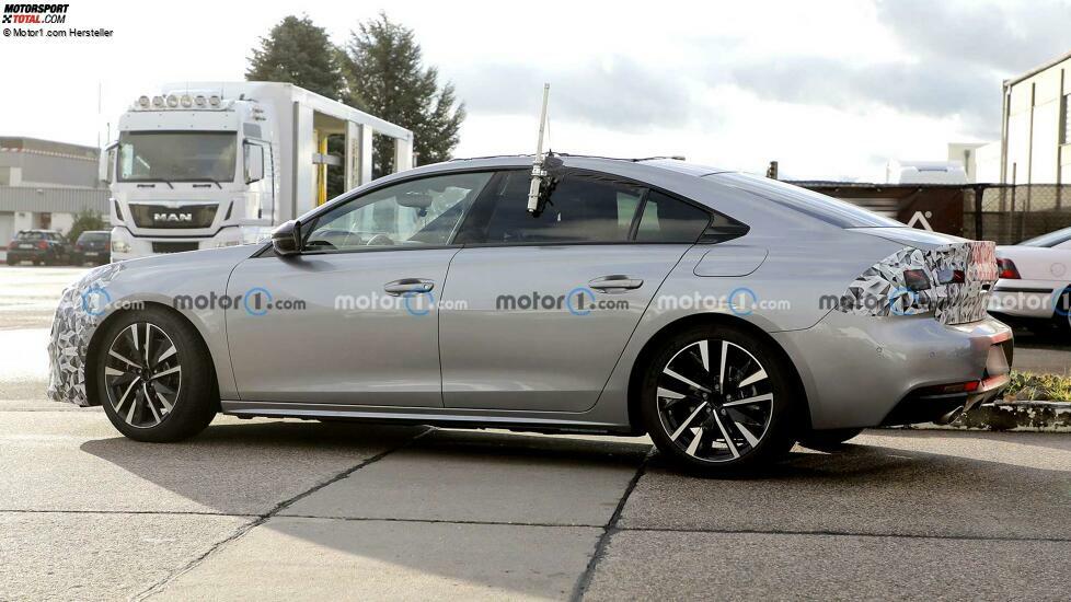 Peugeot 508 Limousine und SW Facelift erwischt