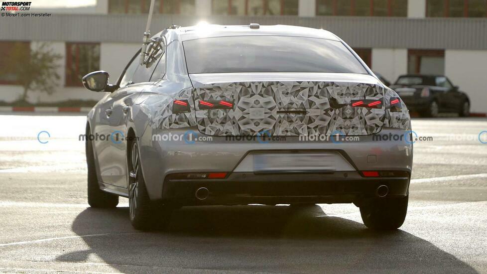 Peugeot 508 Limousine und SW Facelift erwischt