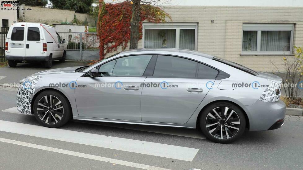 Peugeot 508 Limousine und SW Facelift erwischt