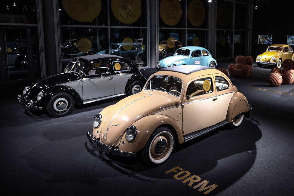 Über 21 Millionen VW Käfer wurden bis 2003 gebaut: In der Autostadt in Wolfsburg sind jetzt einige seltene und ausgefallene Exemplare zu sehen