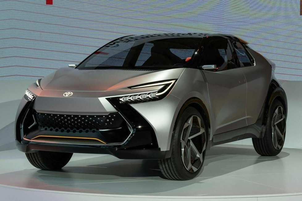 Das Kompakt-SUV mutiert optisch zum großen Bruder des Aygo X