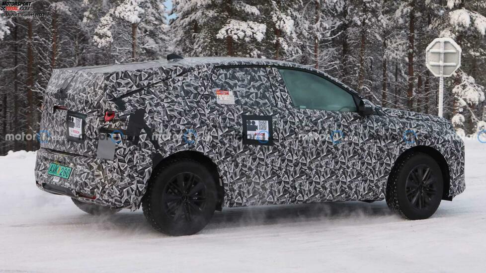 Peugeot 3008 auf neuen Erlkönigbildern